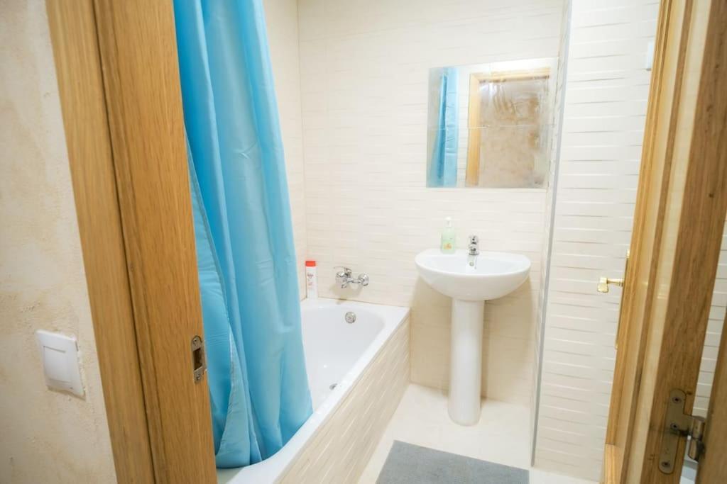 Piso Acogedor En Madrid Centro Apartment ภายนอก รูปภาพ