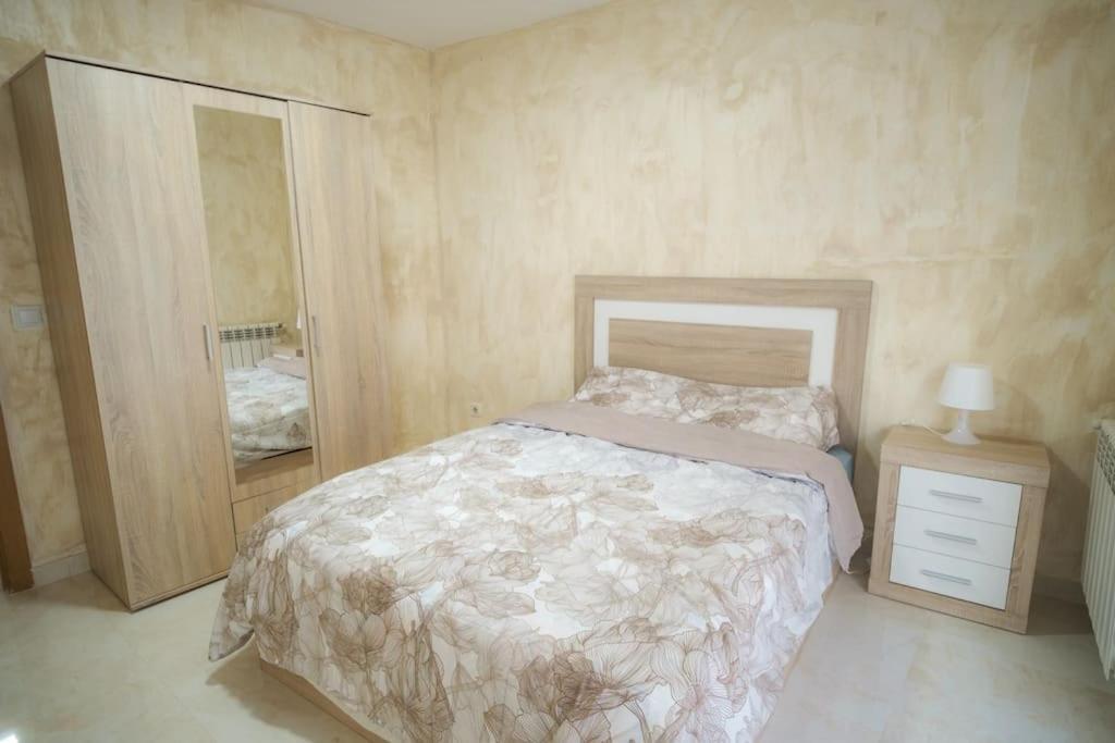 Piso Acogedor En Madrid Centro Apartment ภายนอก รูปภาพ